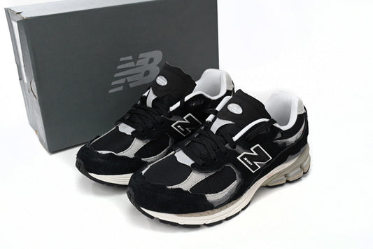 New Balance 2002R Sneakers