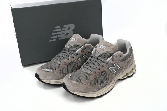 New Balance 2002R Sneakers